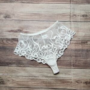 Frederick's of Hollywood Vintage White Swirl Mesh Lace Panty